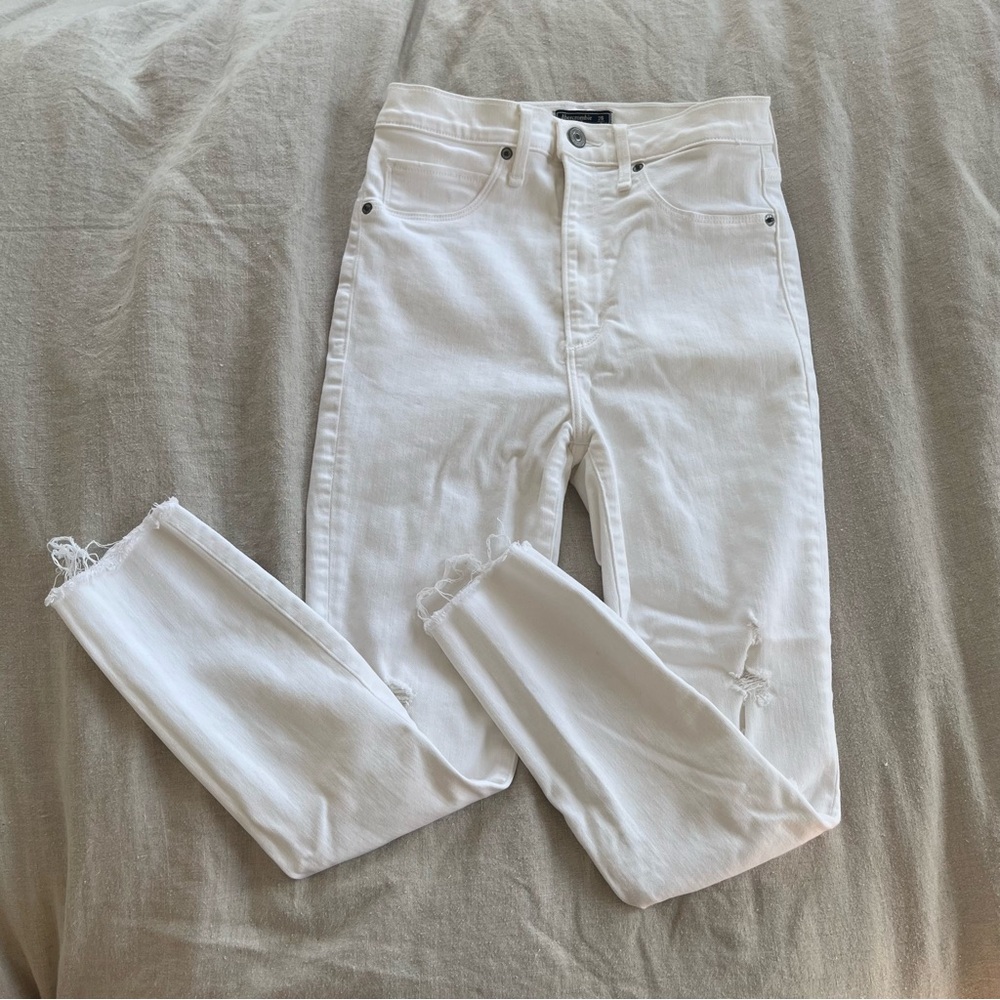 Abercrombie Ultra High Rise Super Skinny Ankle Jeans White Distressed Size 26/2S